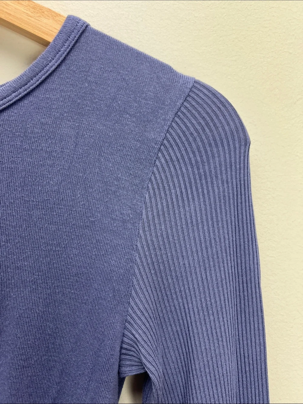Alo Cover Long Sleeve Top Purple Twist Front Modal Soft Stretchy Womens Small